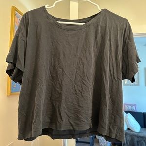 Lululemon Black cropped tee